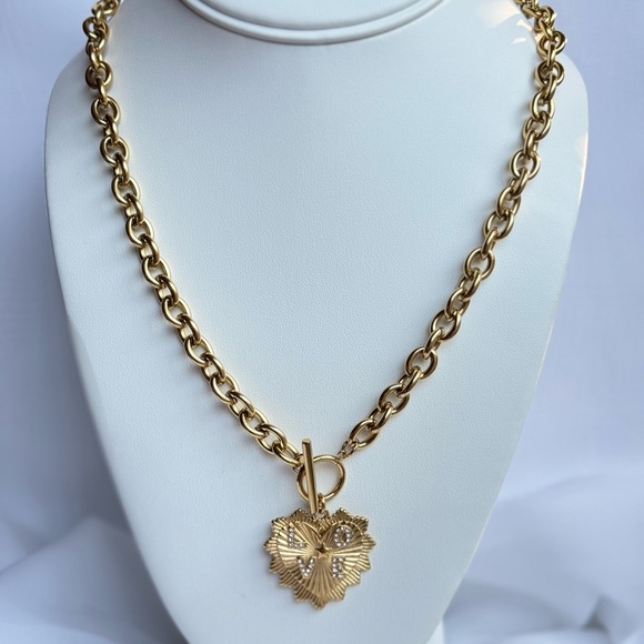 Chunky Gold Chain Statement Necklace with LOVE Heart Pendant - Picture 2 of 2